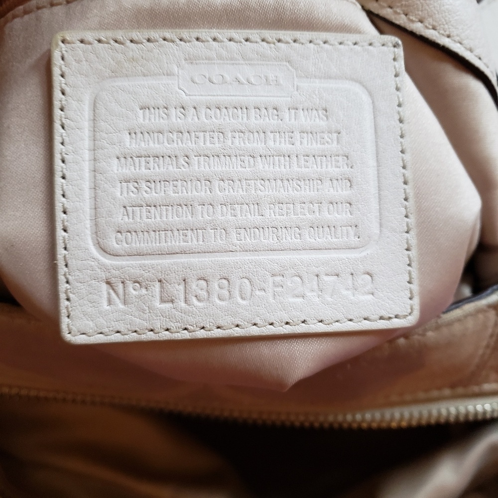 Coach Signature Hobo With Matching Wallet - image 4